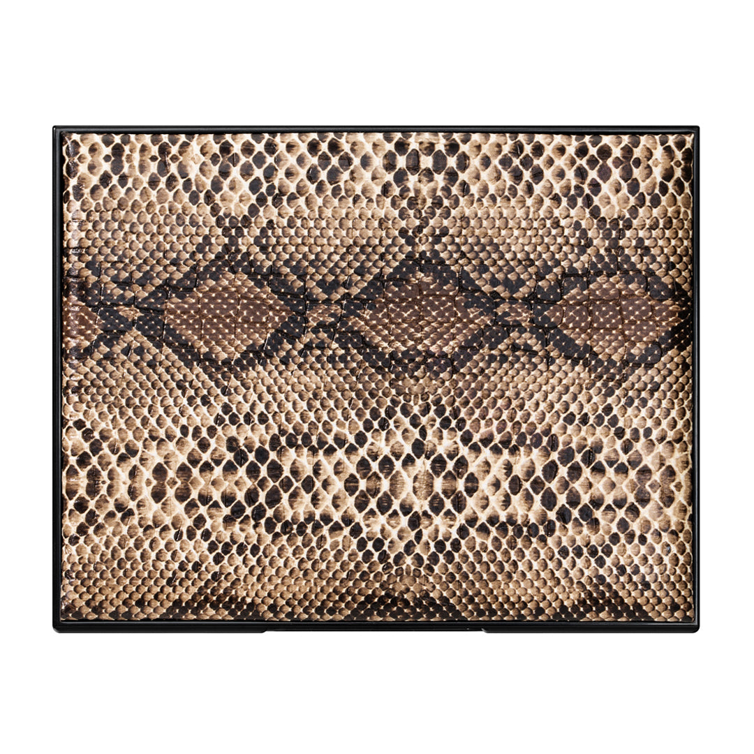 იუსტარი-ს მაკიაჟს პალიტრა