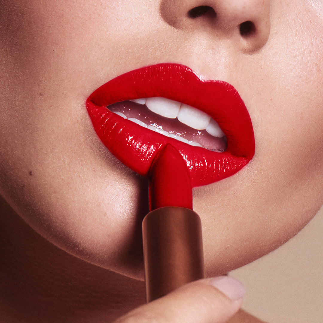 იუსტარი-ს ტუჩსაცხი