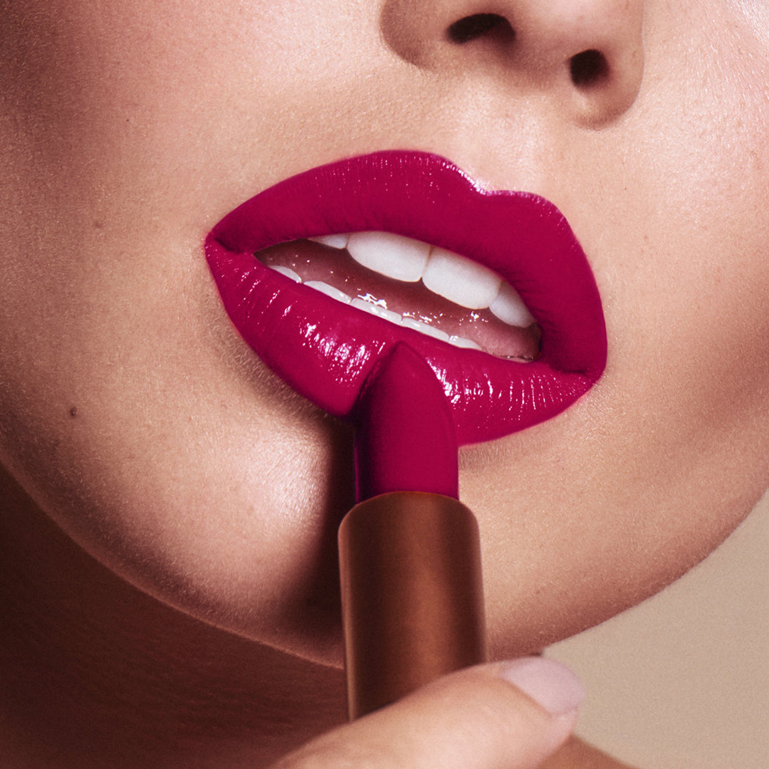 იუსტარი-ს ტუჩსაცხი