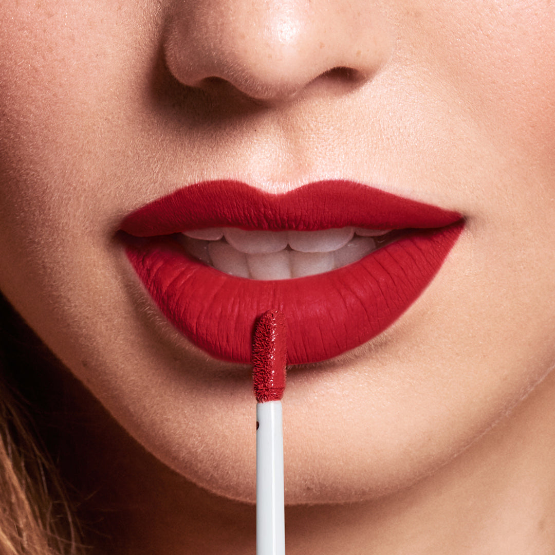 იუსტარი-ს ტუჩის ბზინავი საცხი