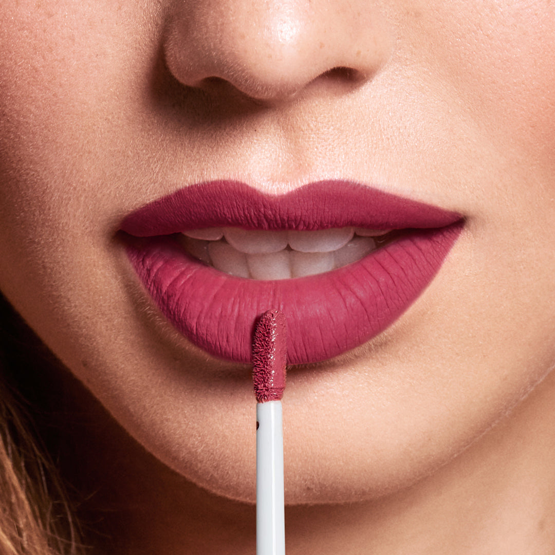 იუსტარი-ს ტუჩის ბზინავი საცხი