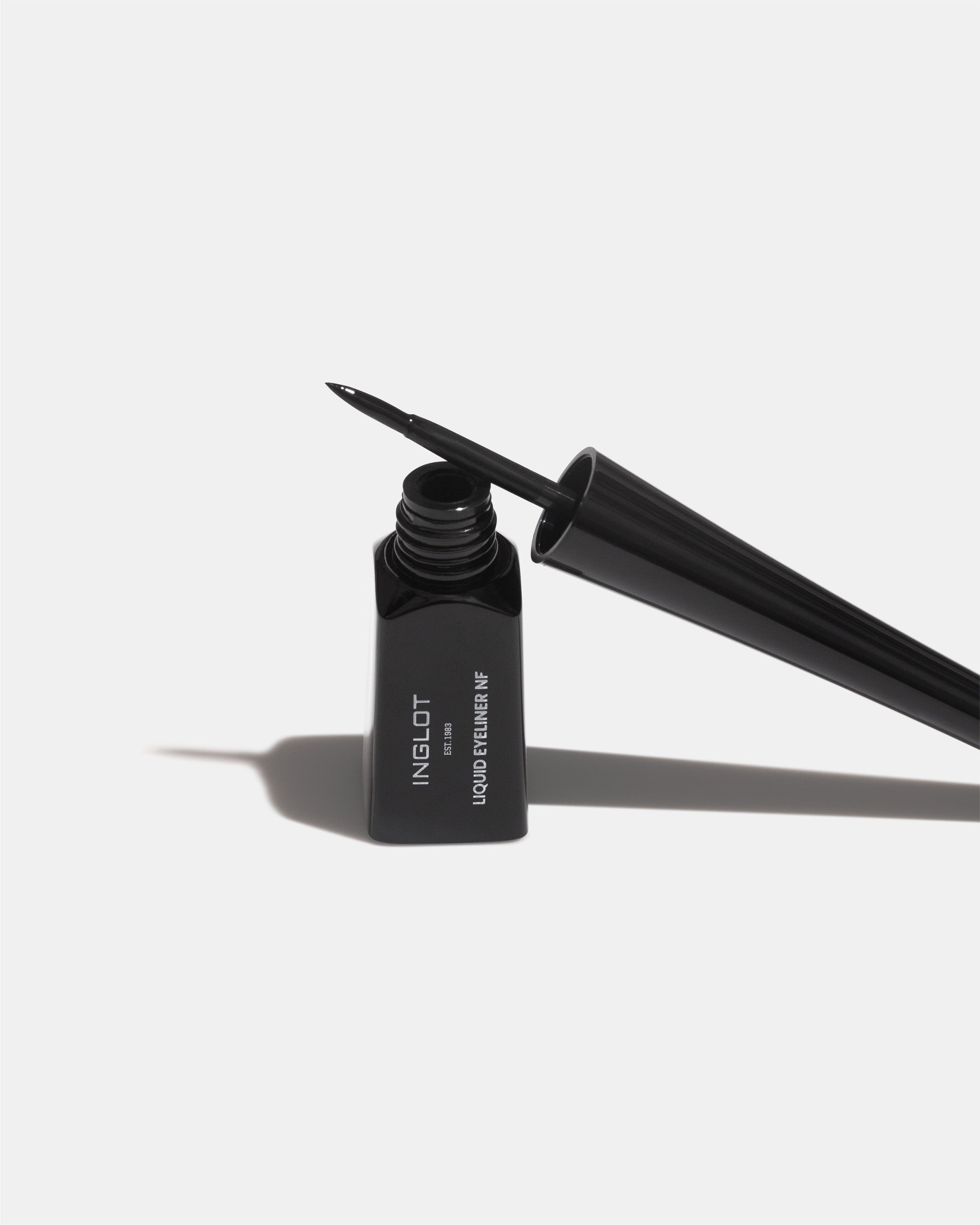 INGLOT თხევადი თვალის ლაინერი