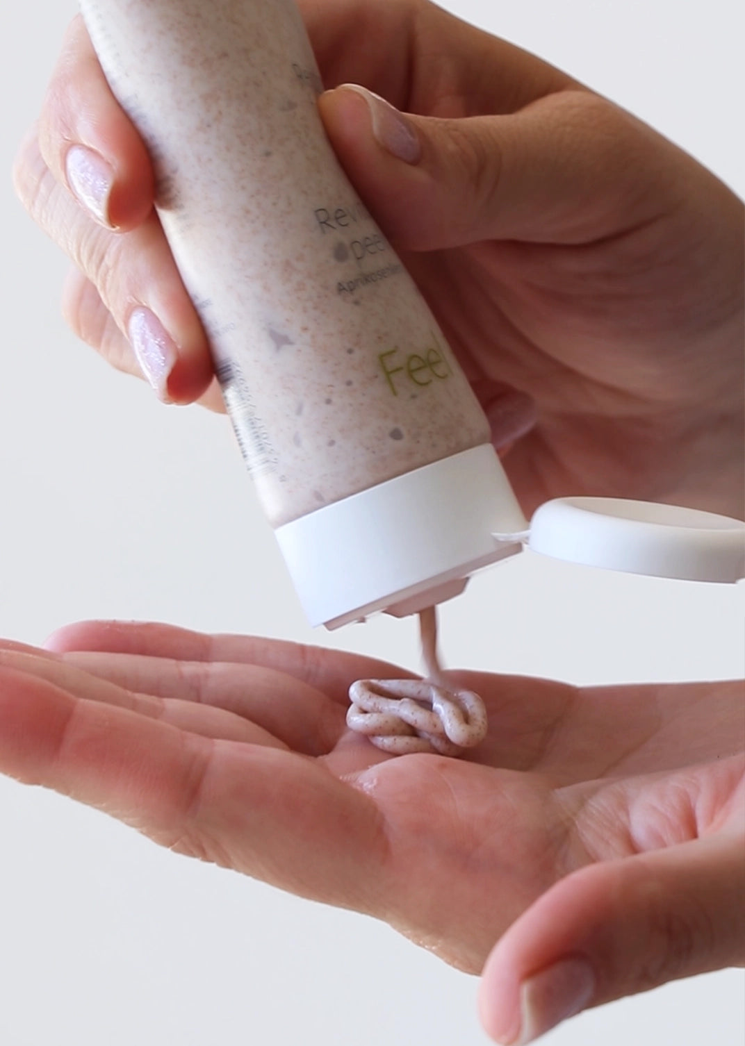 Revitalizing Facial Scrub Gallery Image 2