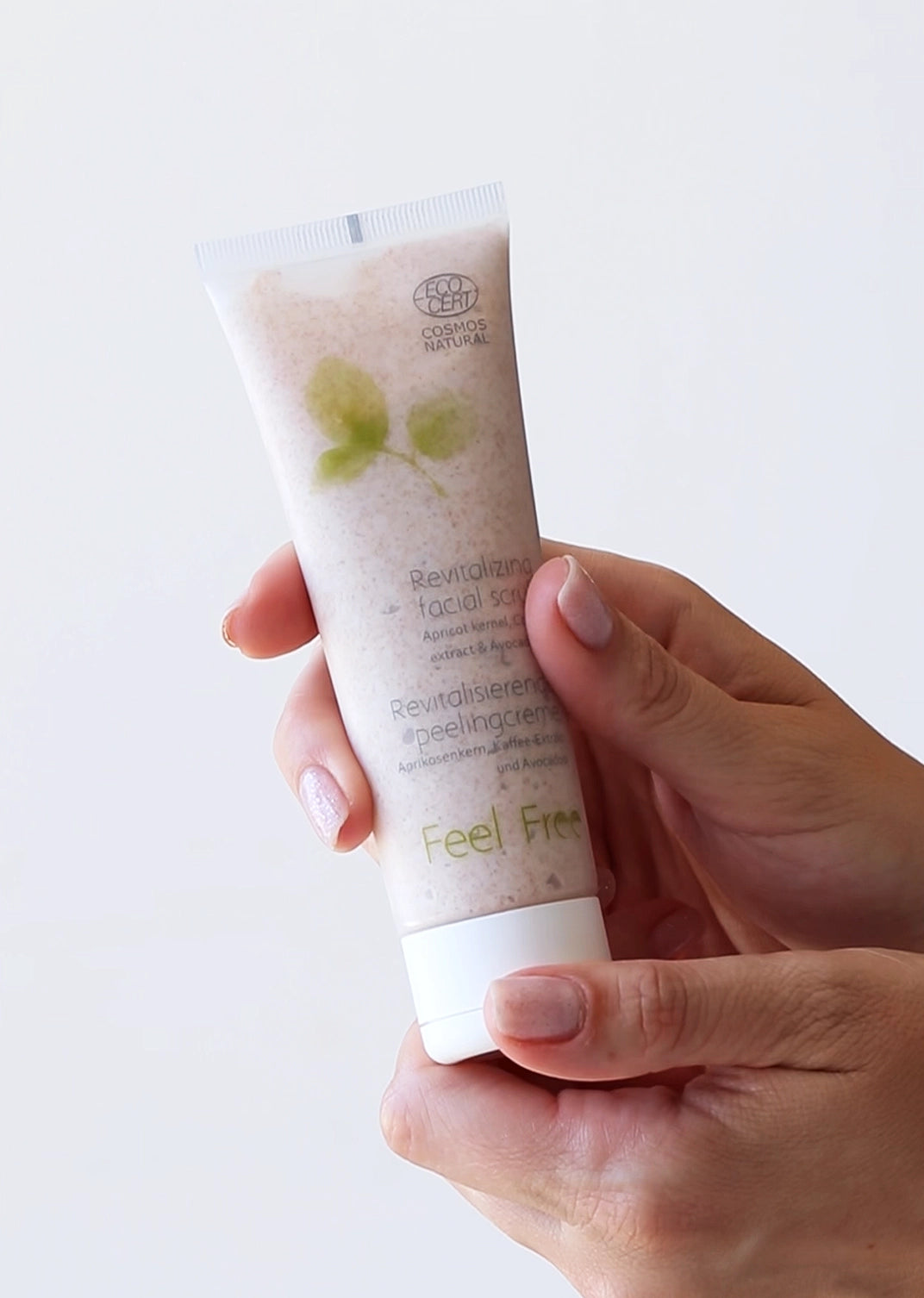 Revitalizing Facial Scrub Gallery Image 1