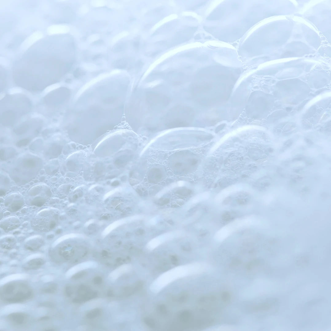 Moisturising Two-phase Conditioner Image 3