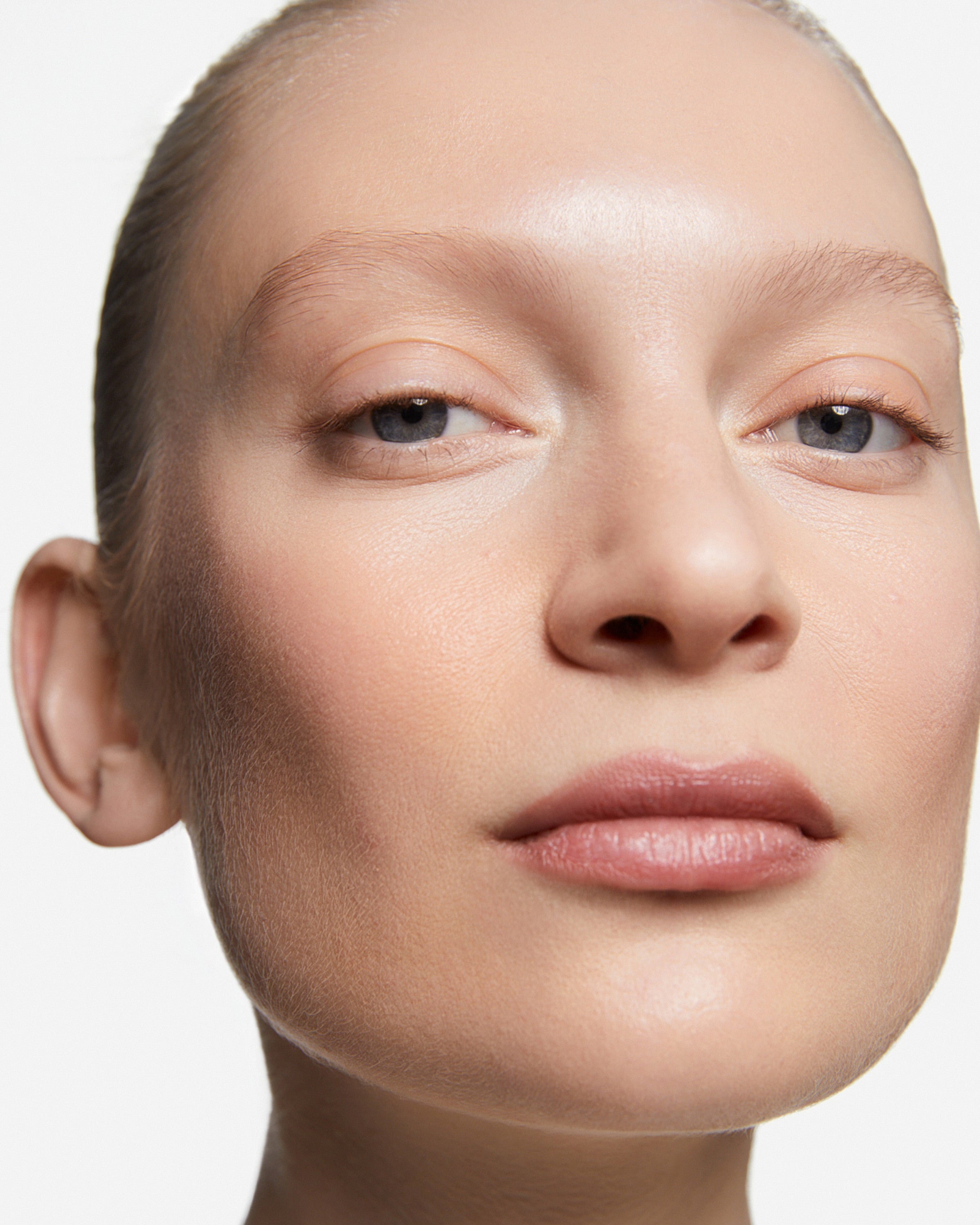 INGLOT სახის კანის ტონალური კრემი SKIN FOCUSED SPF 50+