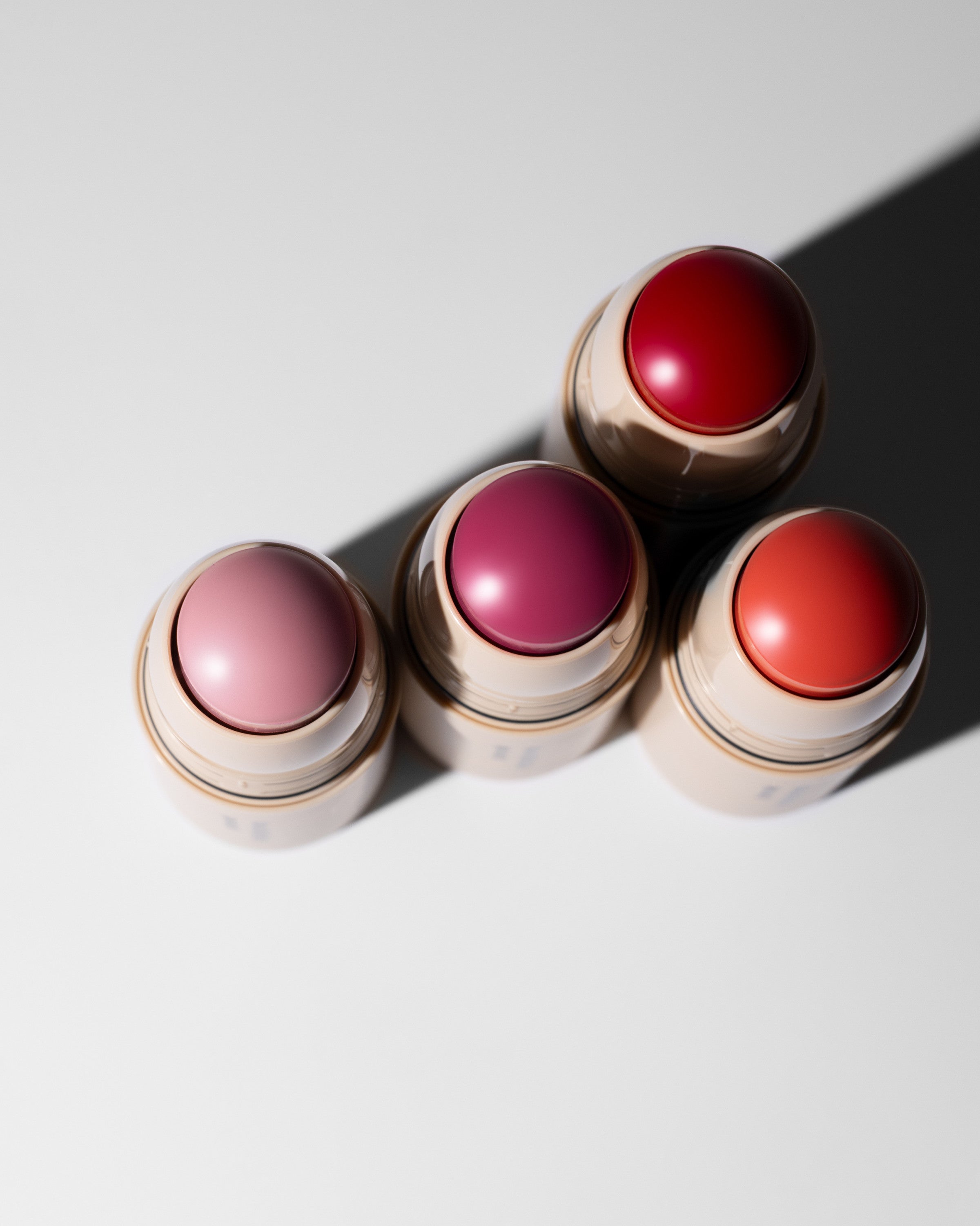 ინგლოტი-ს თვალის ჩრდილი - კრემ სტიკი