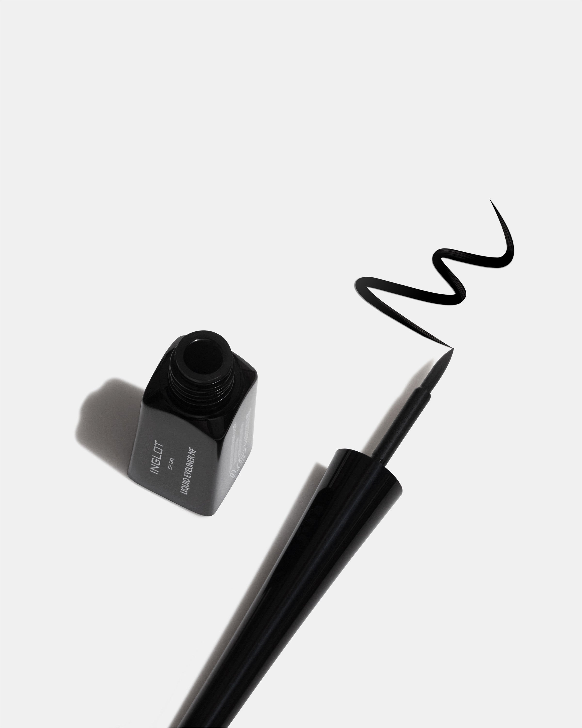 INGLOT თხევადი თვალის ლაინერი