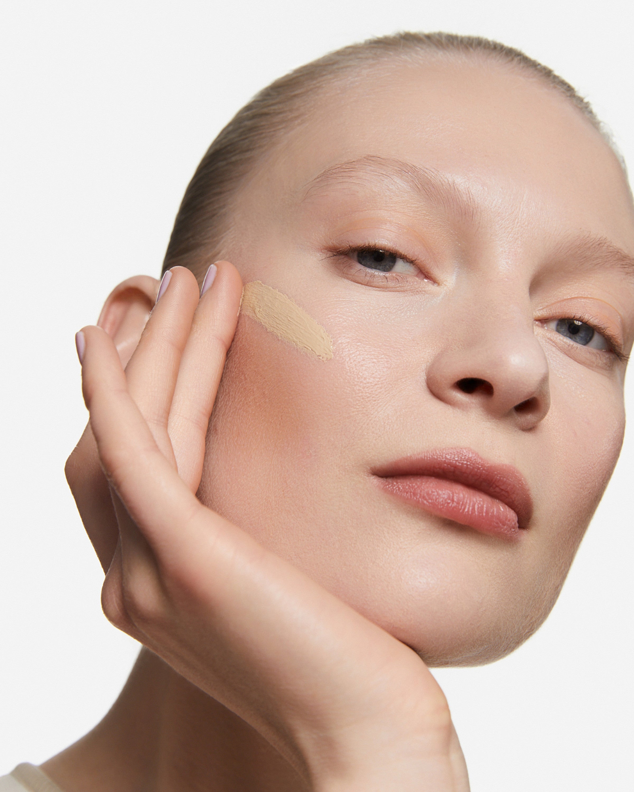 INGLOT სახის კანის ტონალური კრემი SKIN FOCUSED SPF 50+